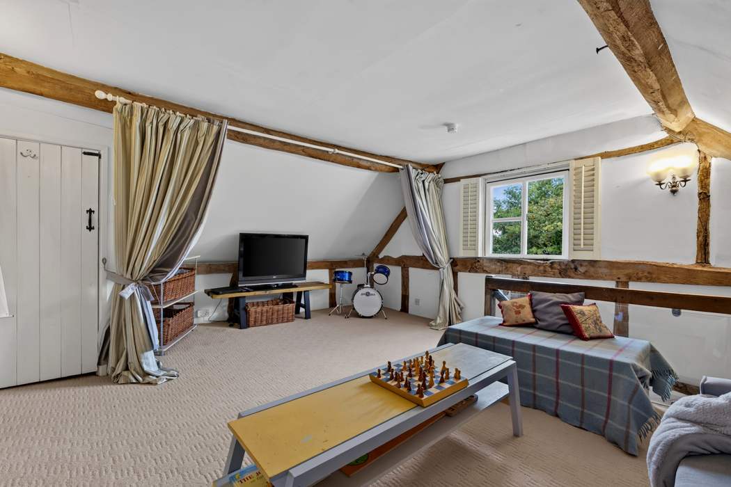 The private sitting room on the top floor at Priors Court, Aylton